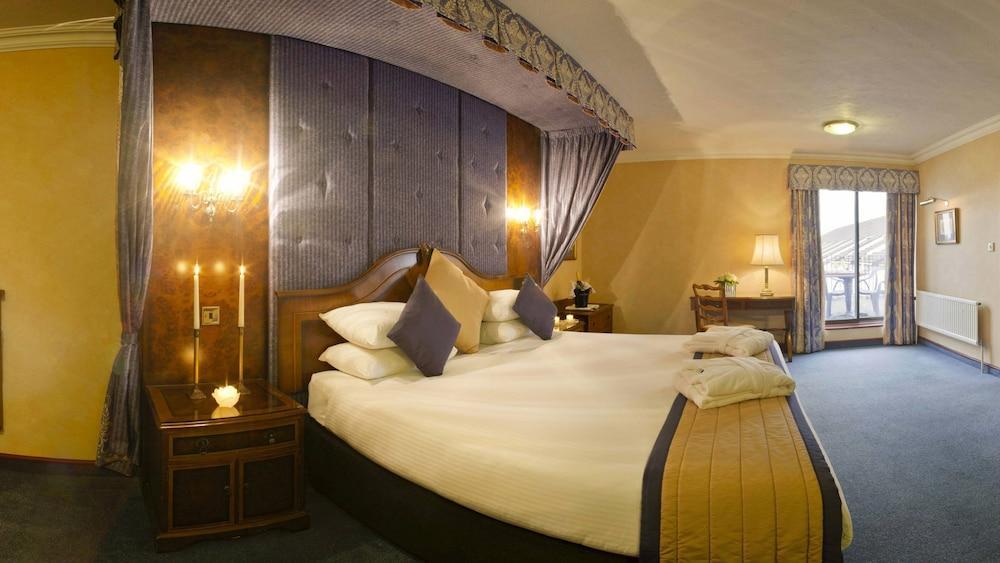 Copthorne Effingham Gatwick Hotel Bagian luar foto