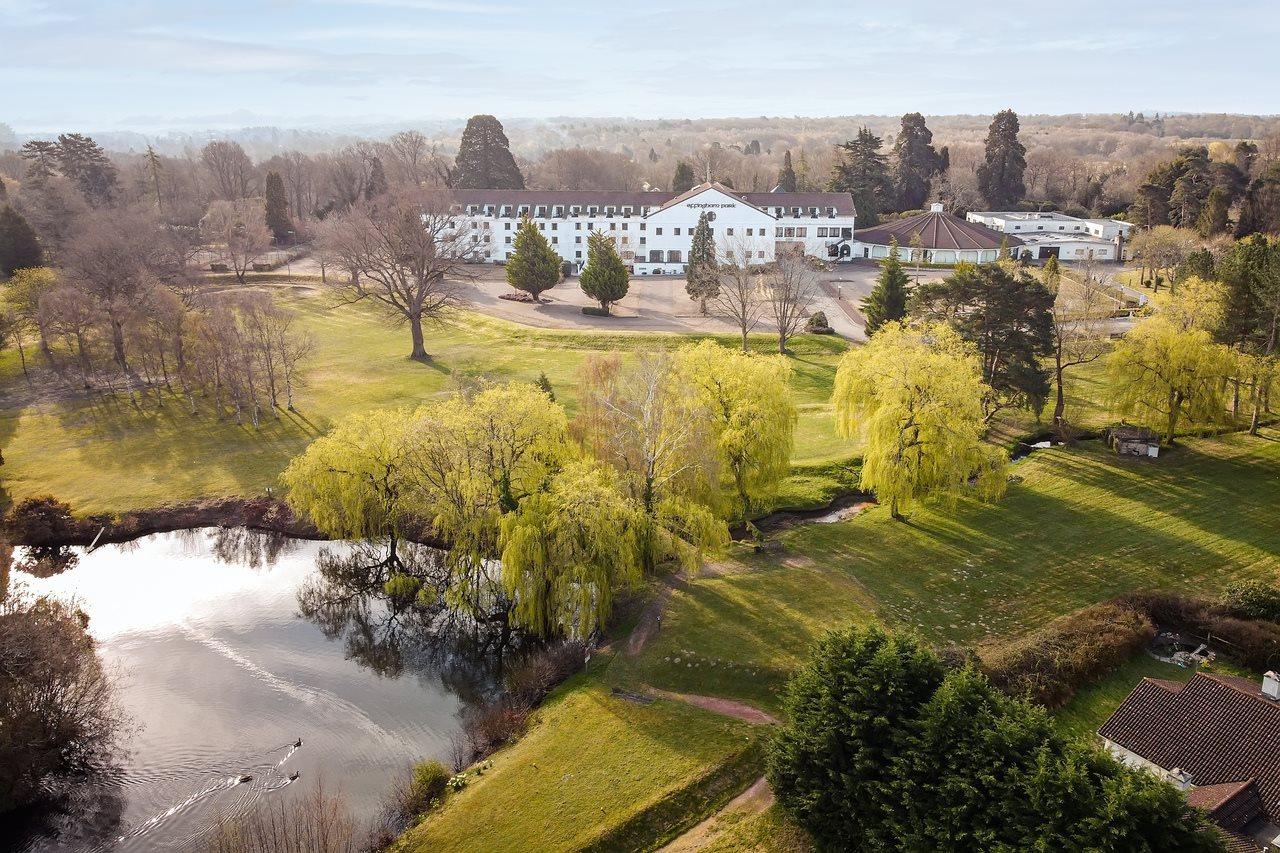Copthorne Effingham Gatwick Hotel Bagian luar foto