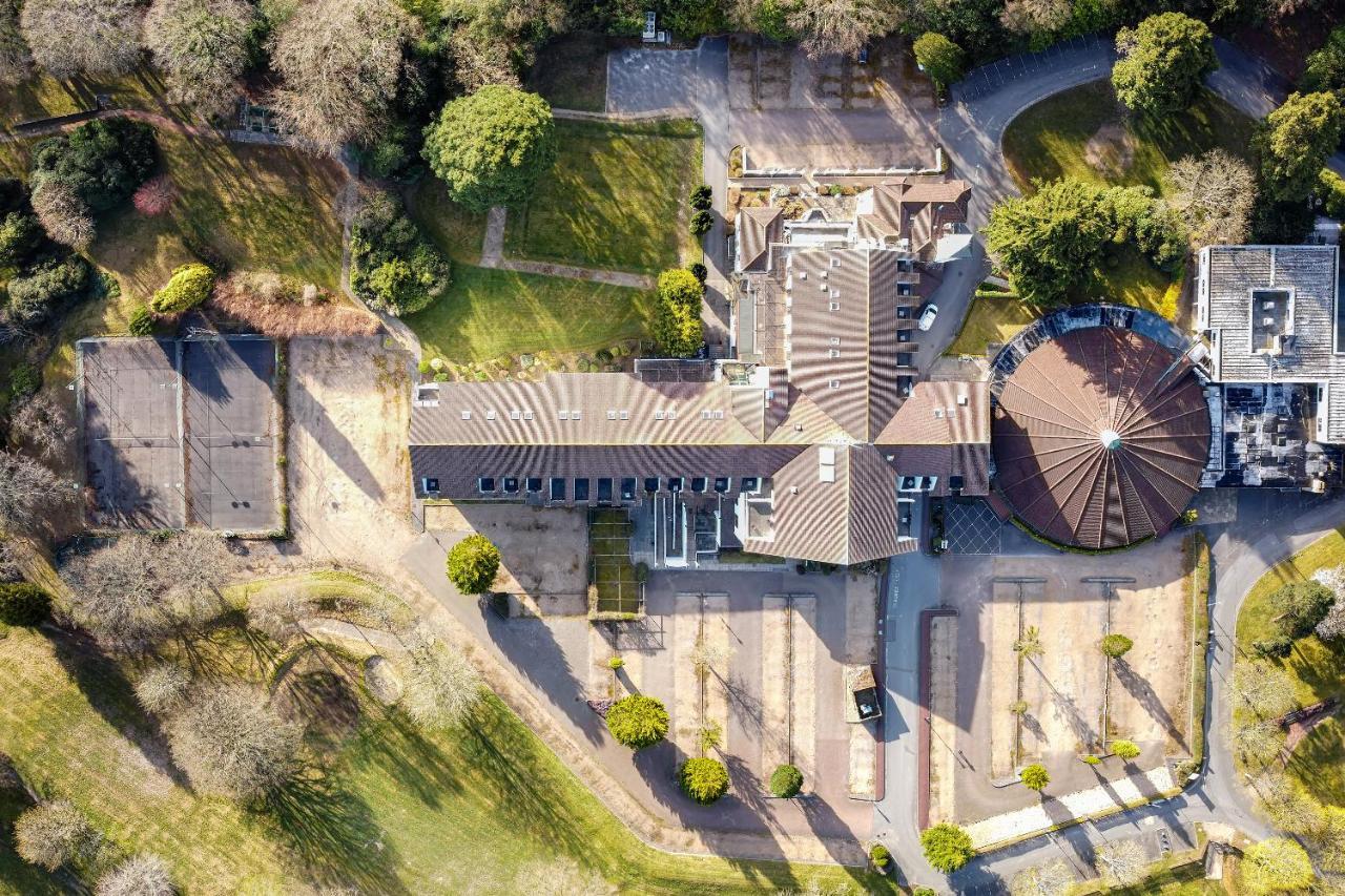 Copthorne Effingham Gatwick Hotel Bagian luar foto