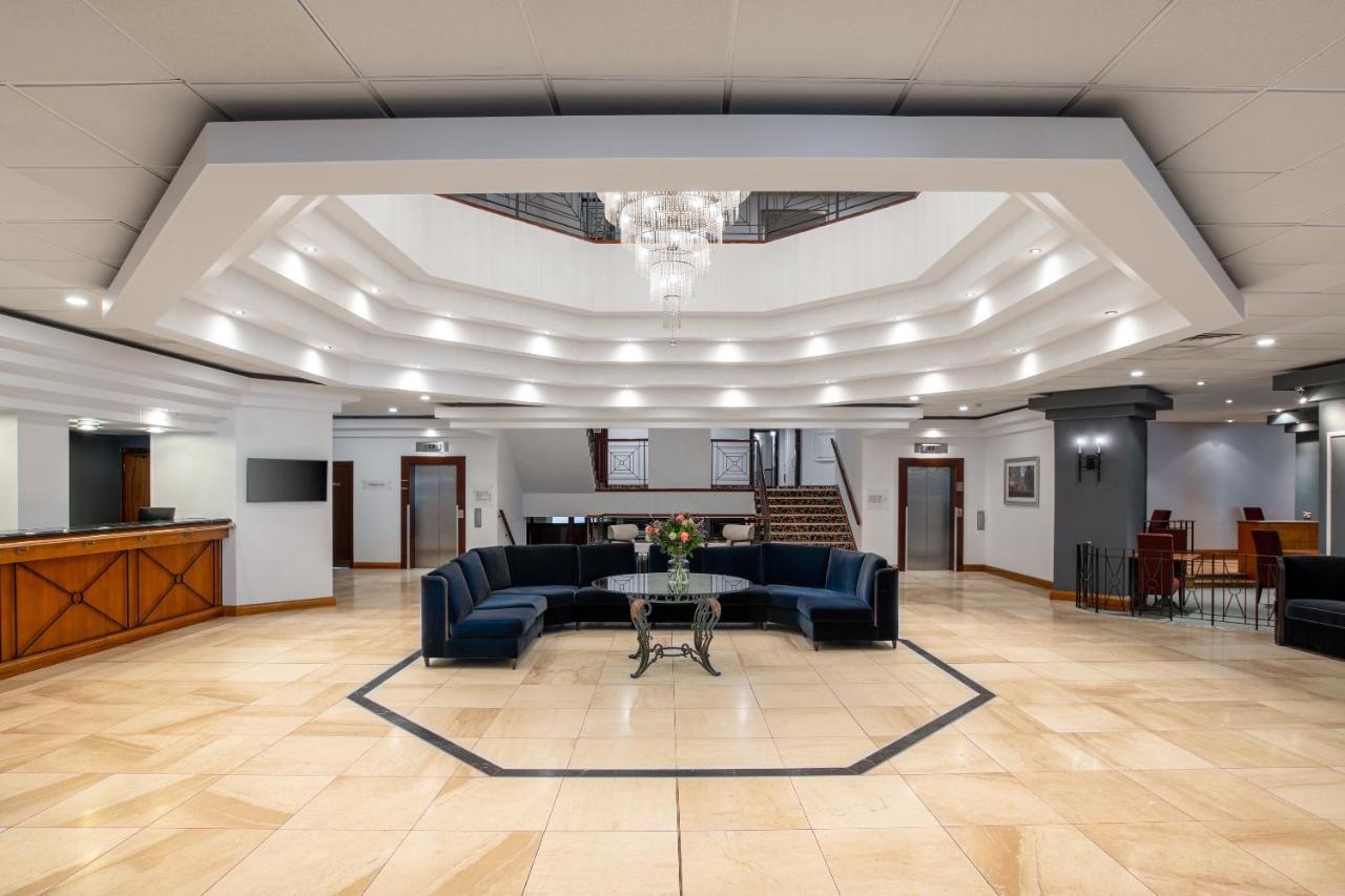 Copthorne Effingham Gatwick Hotel Bagian luar foto
