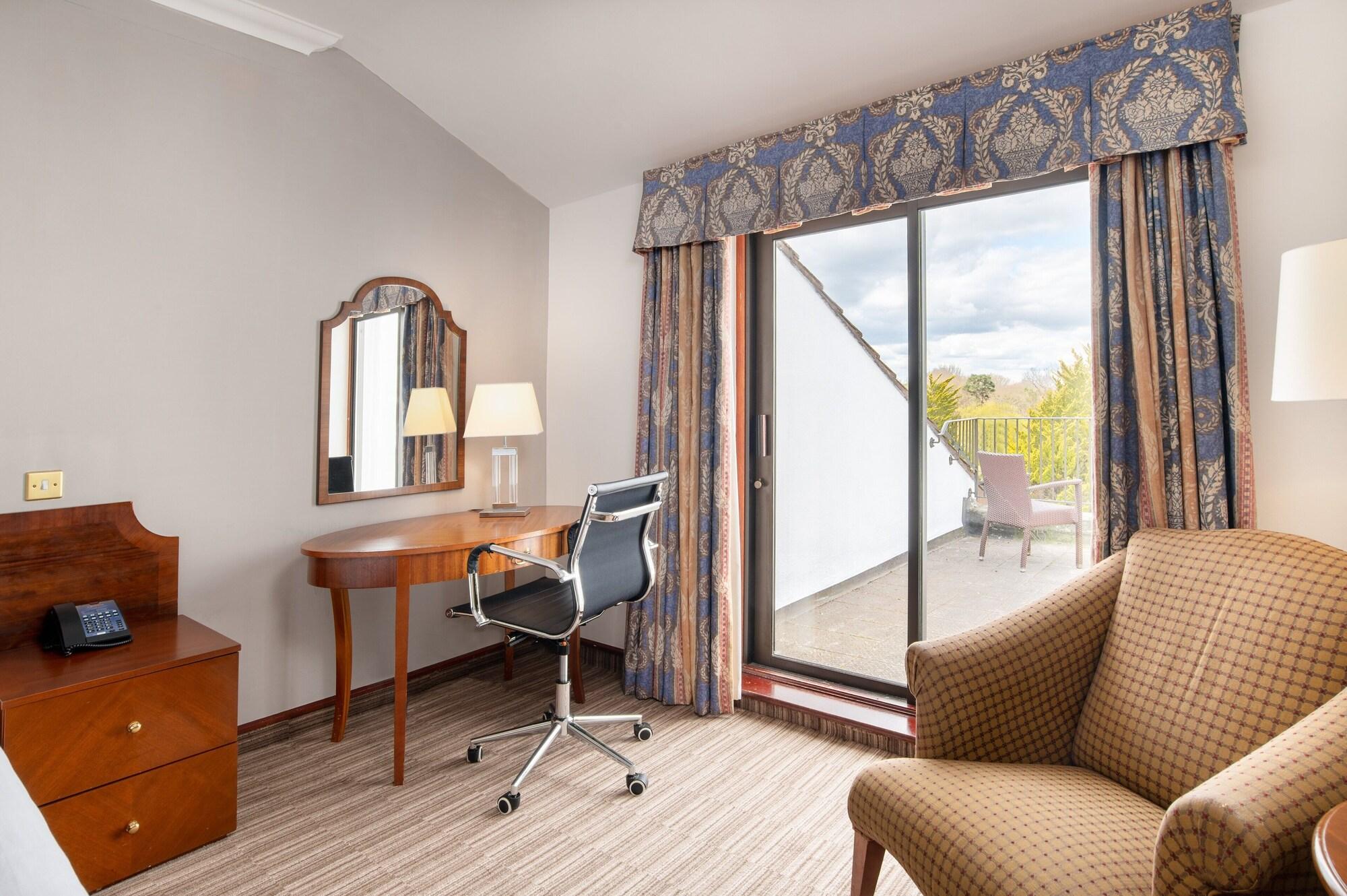 Copthorne Effingham Gatwick Hotel Bagian luar foto
