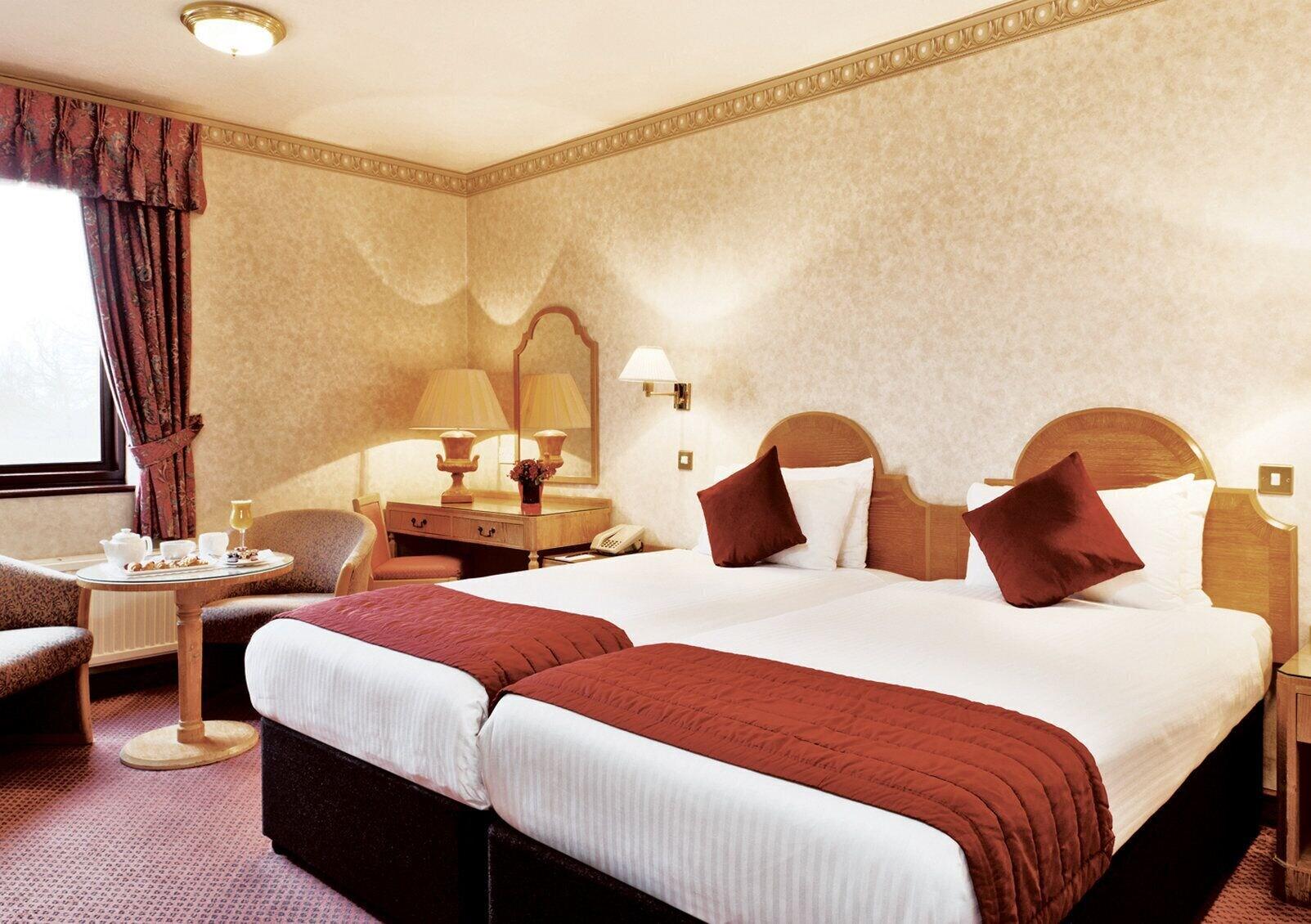 Copthorne Effingham Gatwick Hotel Bagian luar foto