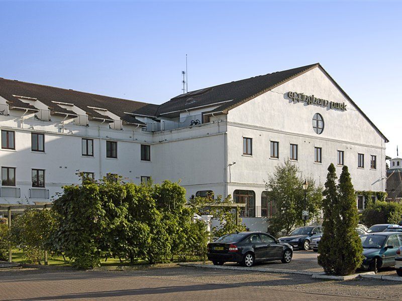 Copthorne Effingham Gatwick Hotel Bagian luar foto