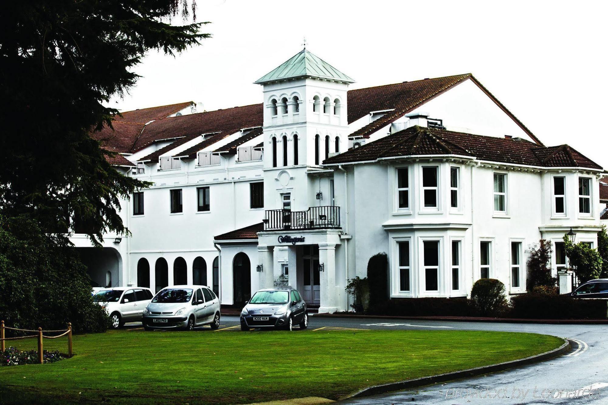 Copthorne Effingham Gatwick Hotel Bagian luar foto